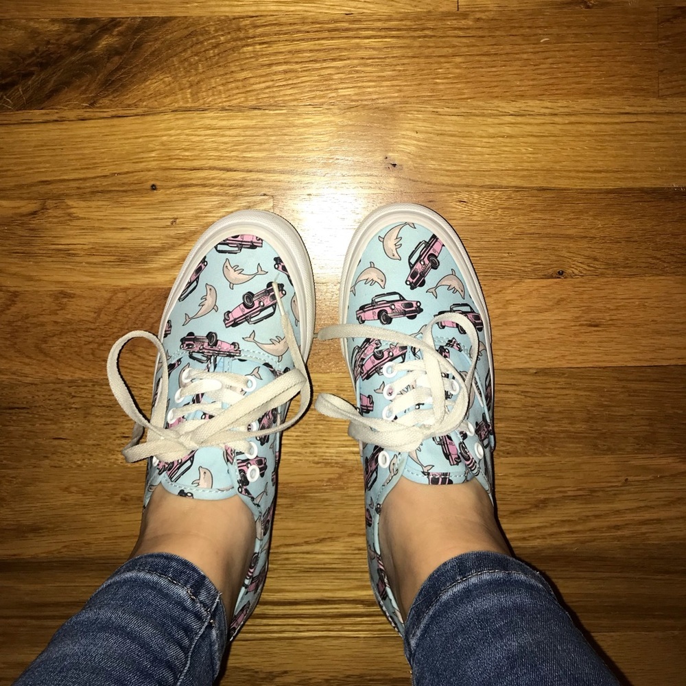 Dolphin and Car VANS